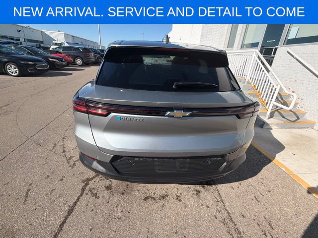 Used 2025 Chevrolet Equinox EV LT FWD image 9