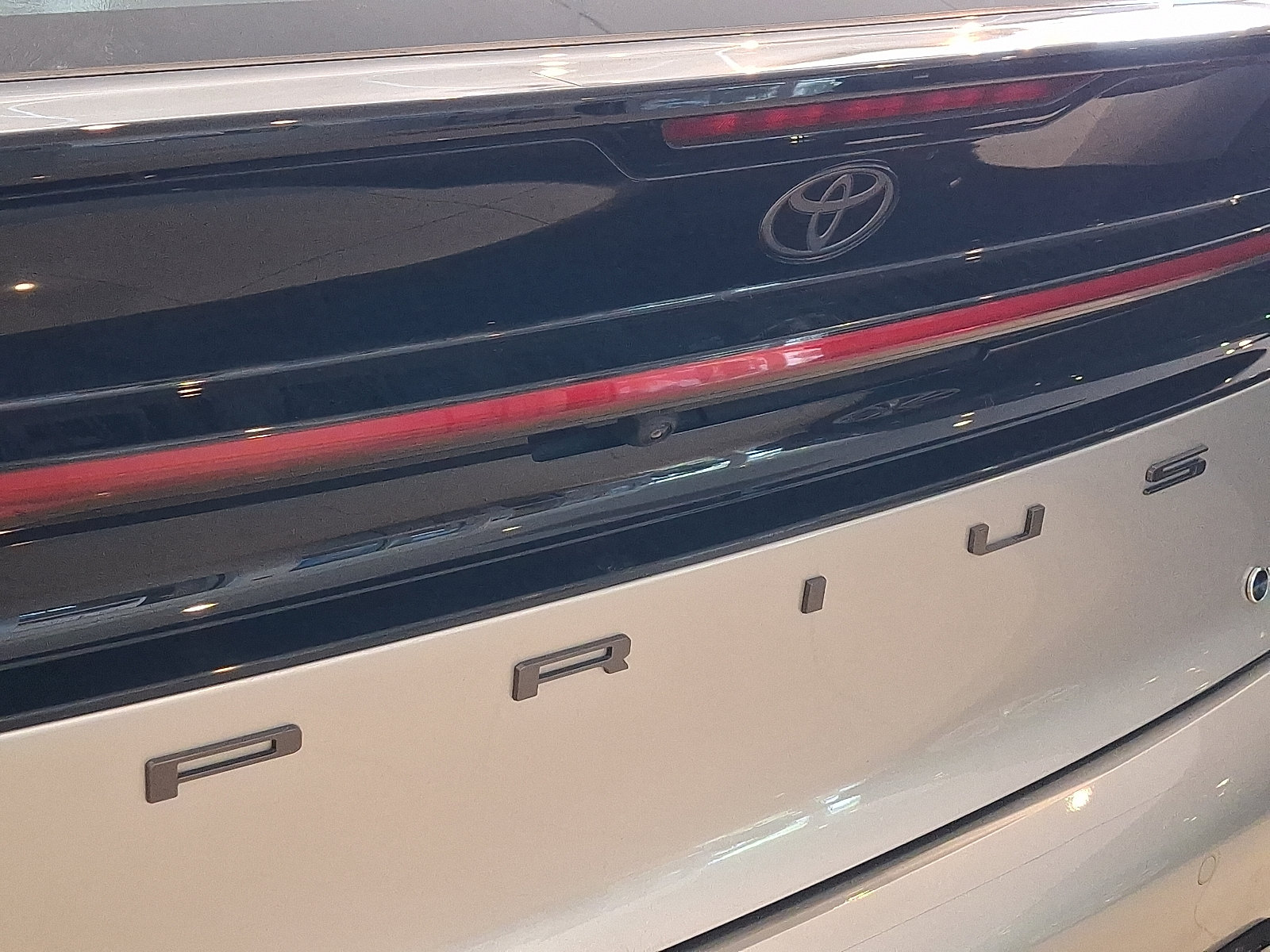Certified 2026 Toyota Prius XLE AWD/4WD image 31