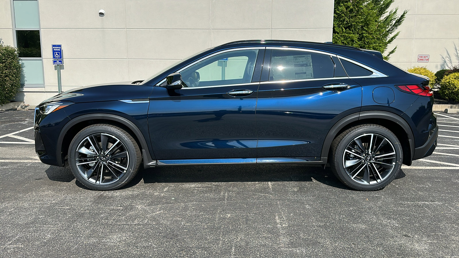 New 2025 INFINITI QX55 Luxe w/ Cargo Package image 13