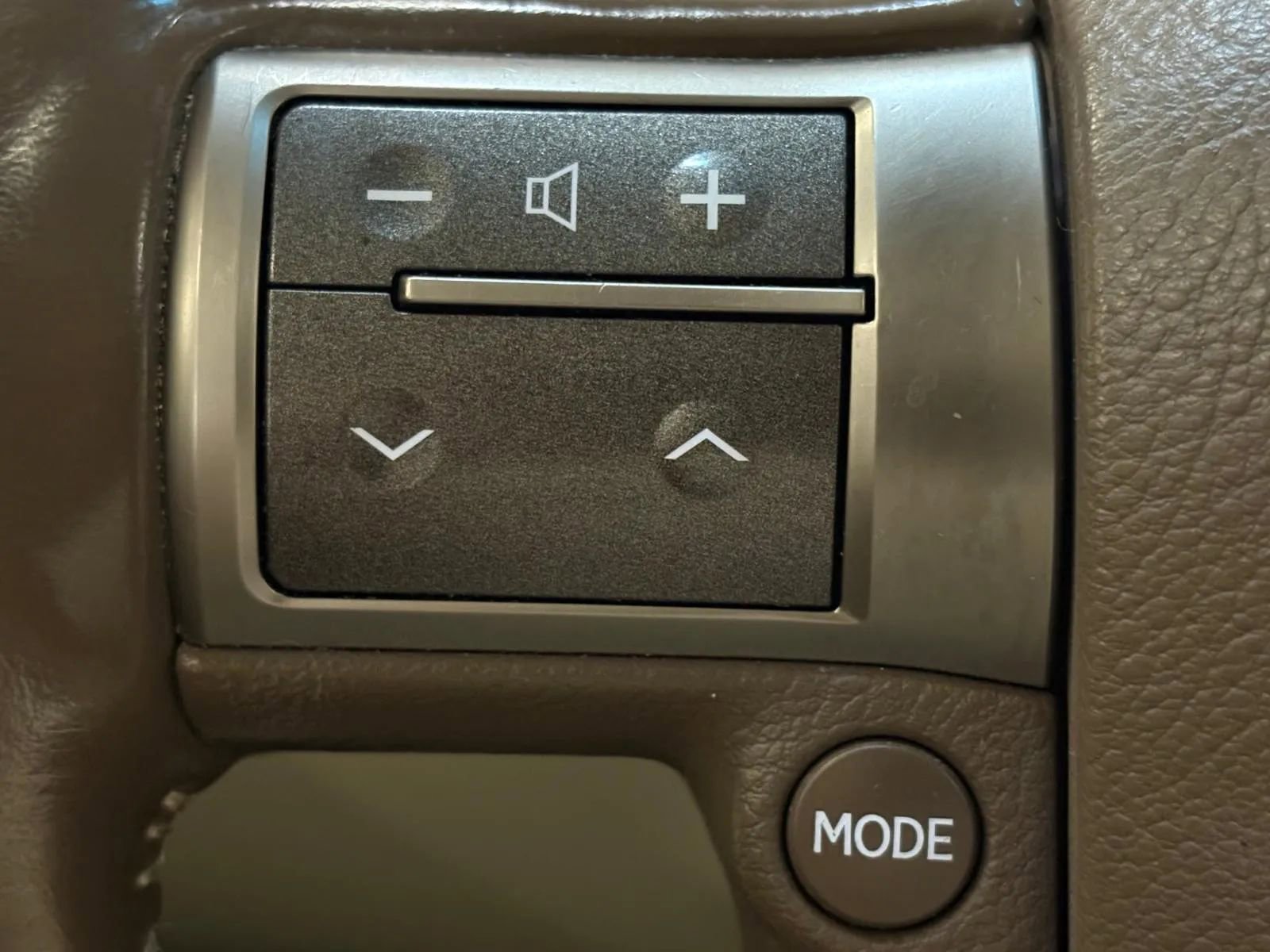Used 2016 Lexus GX 460 w/ Premium Package image 40