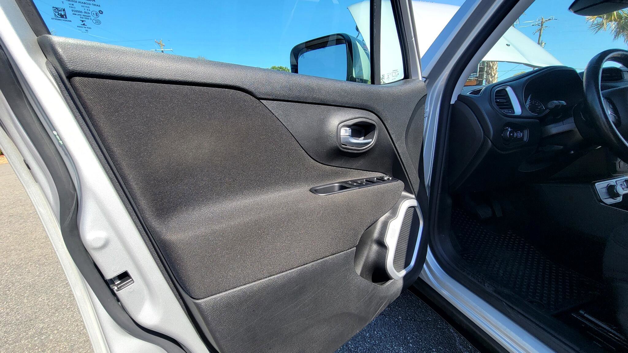 Used 2021 Jeep Renegade Latitude w/ Convenience Group image 22