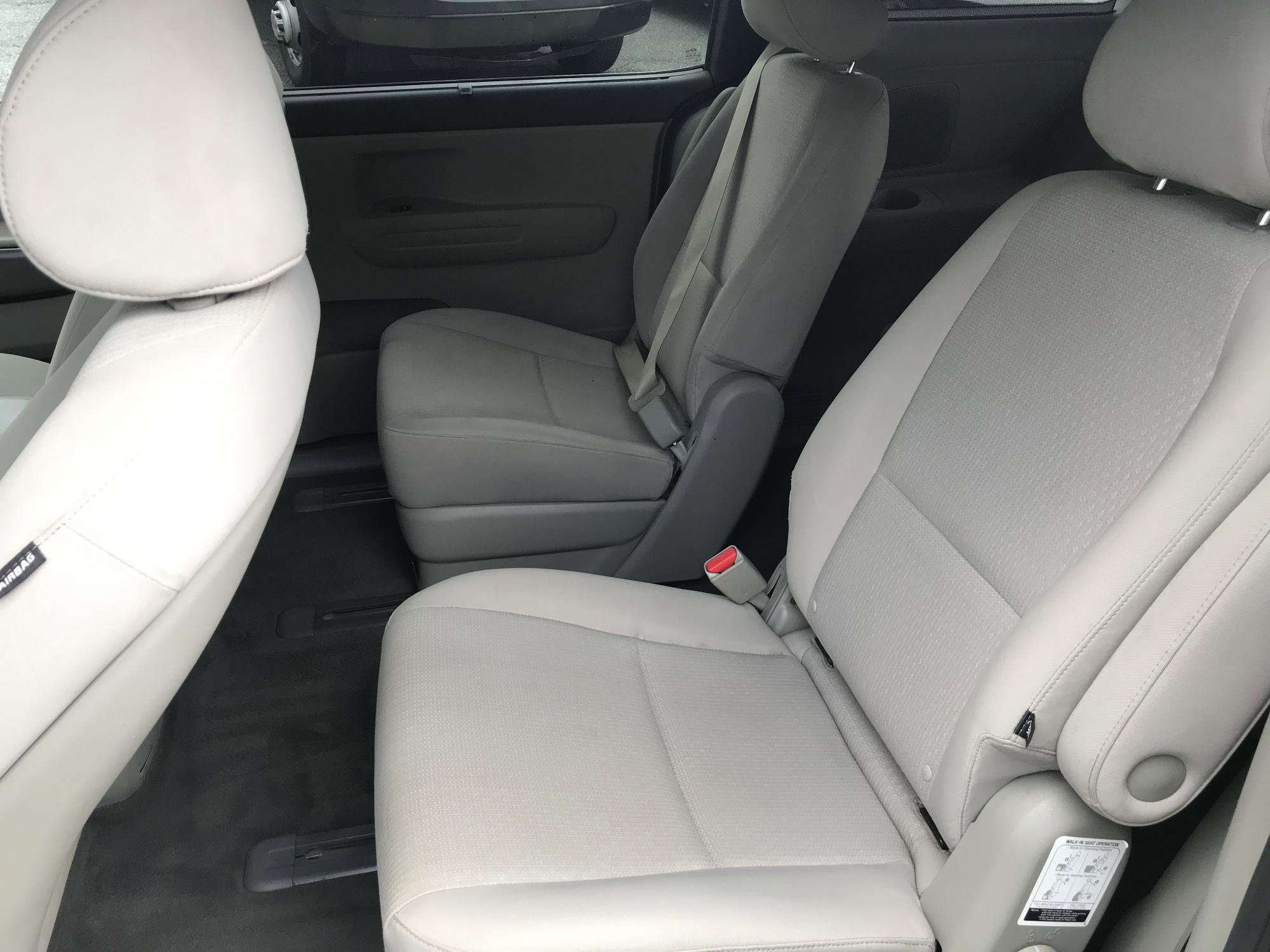 Used 2016 Kia Sedona LX w/ LX Convenience Package FWD image 17