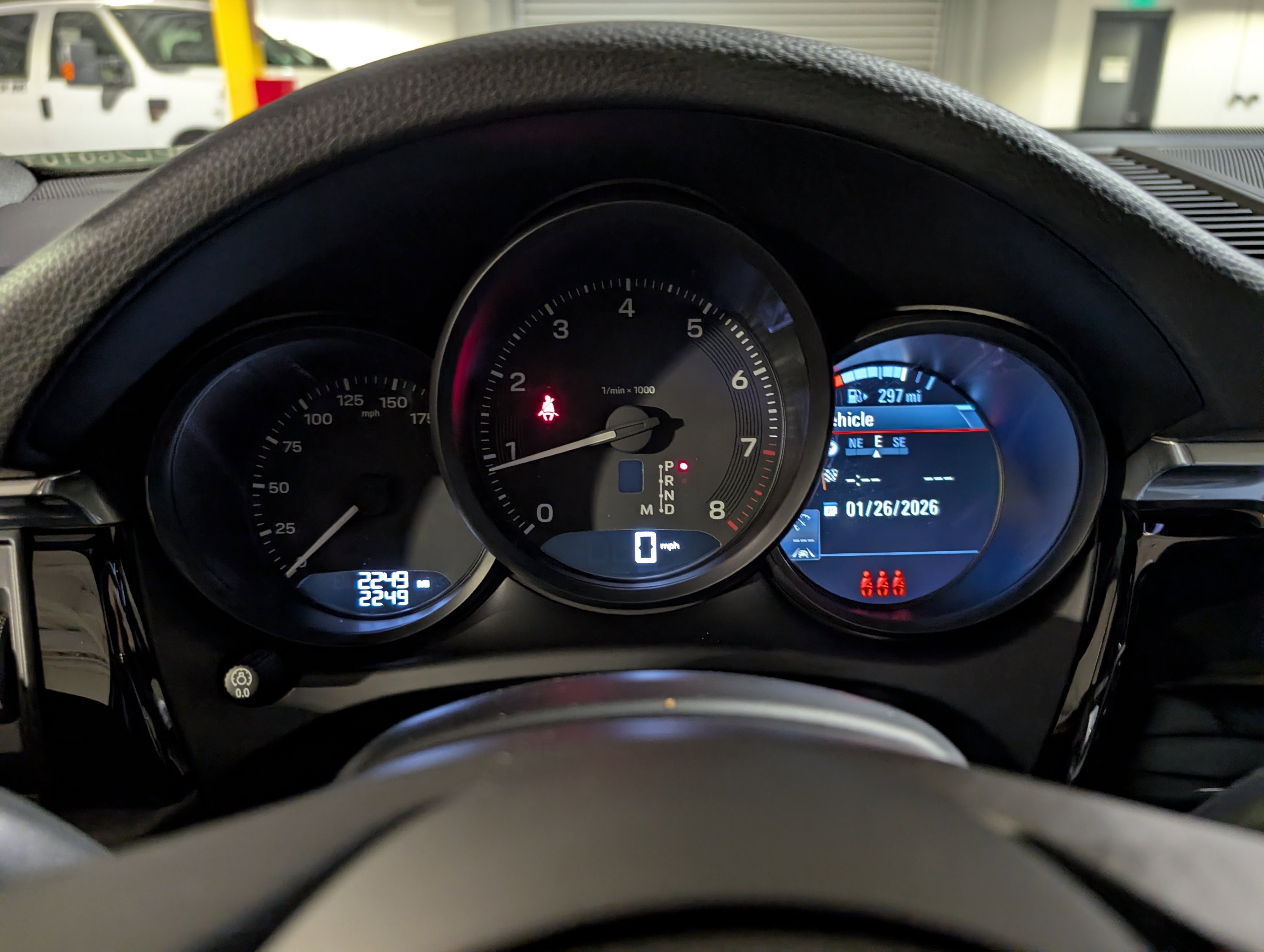 Certified 2025 Porsche Macan image 33