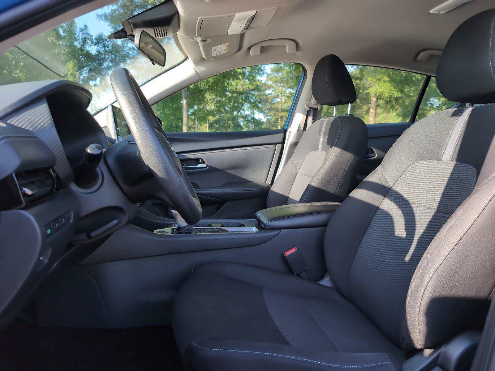 Used 2024 Nissan Sentra SV FWD image 17
