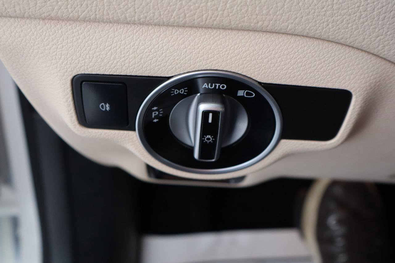 Used 2018 Mercedes-Benz CLA 250 image 26