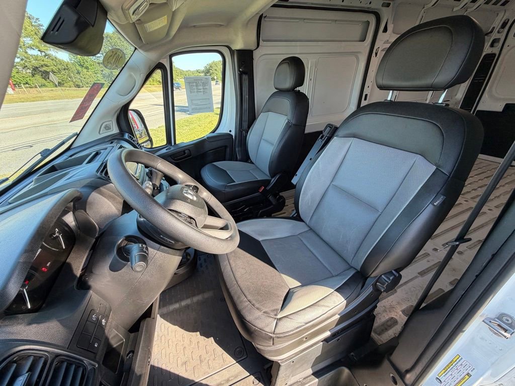 Used 2025 RAM ProMaster 2500 w/ Convenience Group FWD image 14