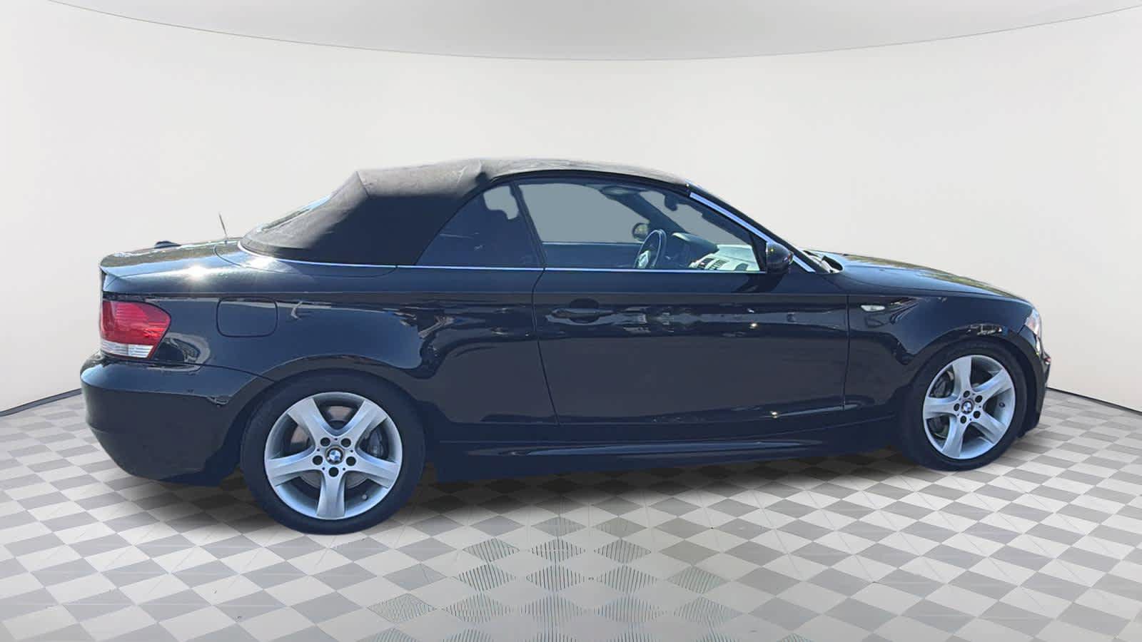Used 2008 BMW 135i Convertible RWD image 4