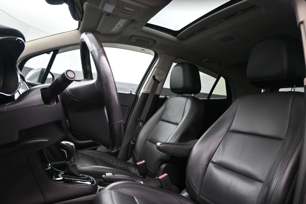 Used 2019 Buick Encore Essence w/ Experience Buick Package AWD/4WD image 11