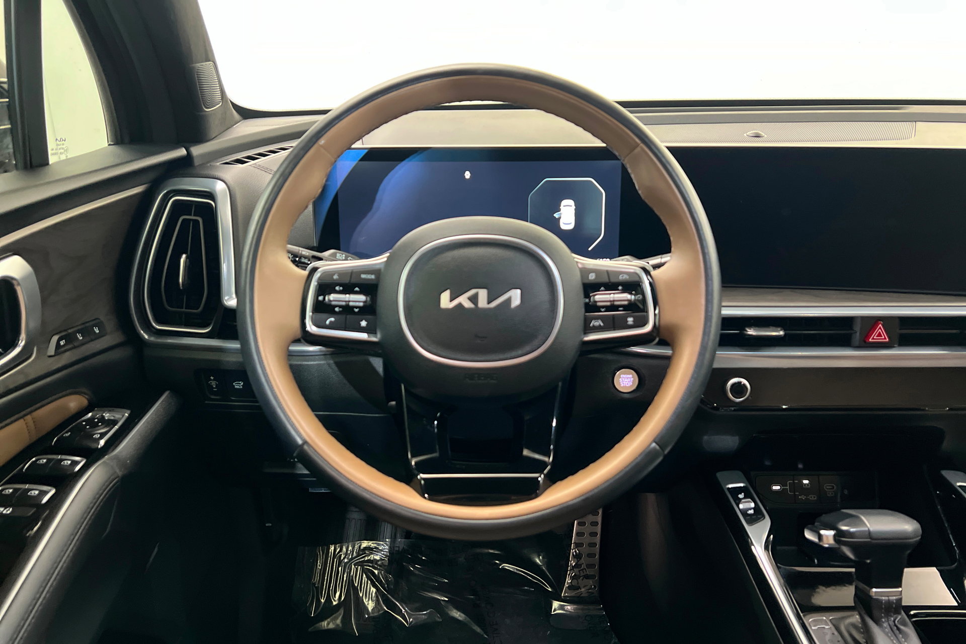 Used 2024 Kia Sorento SX Prestige w/ Olive Brown Leather Package image 13