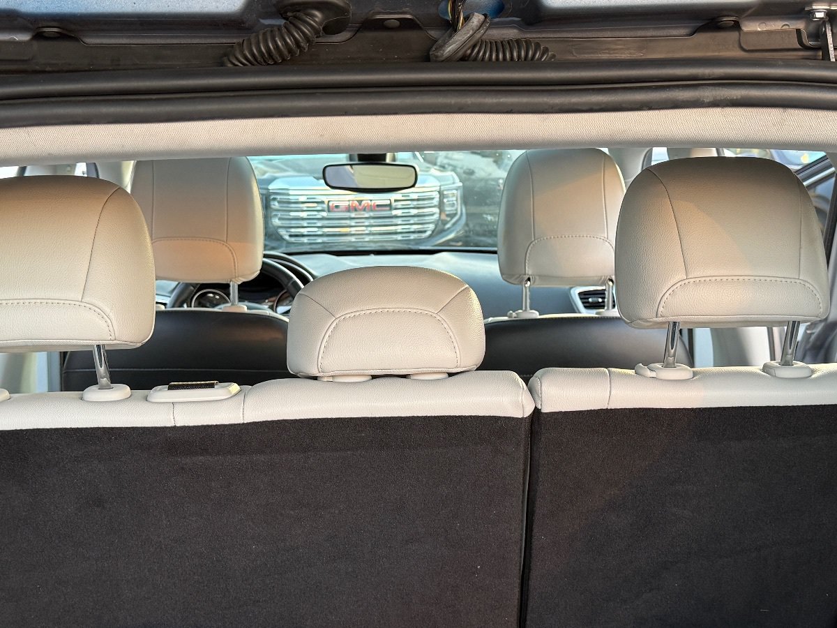 Used 2019 Jeep Compass Latitude FWD image 19