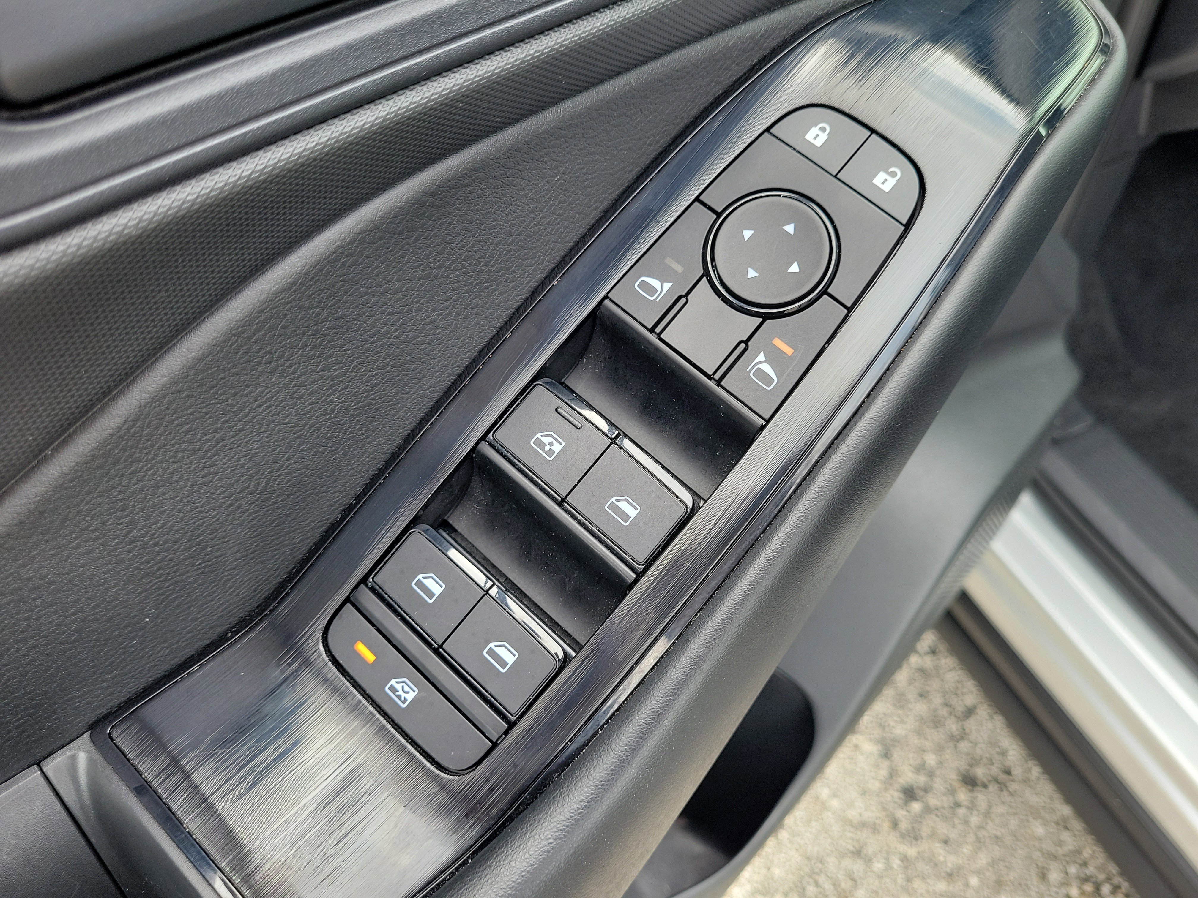 Certified 2025 Nissan Rogue S AWD/4WD image 10