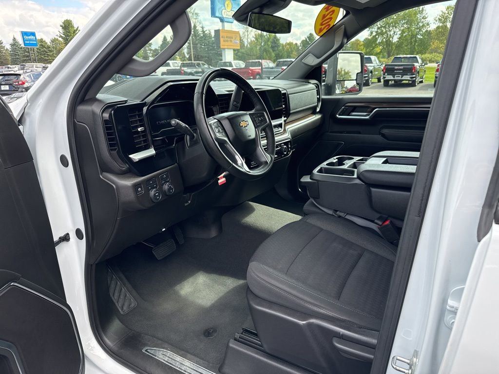 Used 2024 Chevrolet Silverado 2500 LT image 13