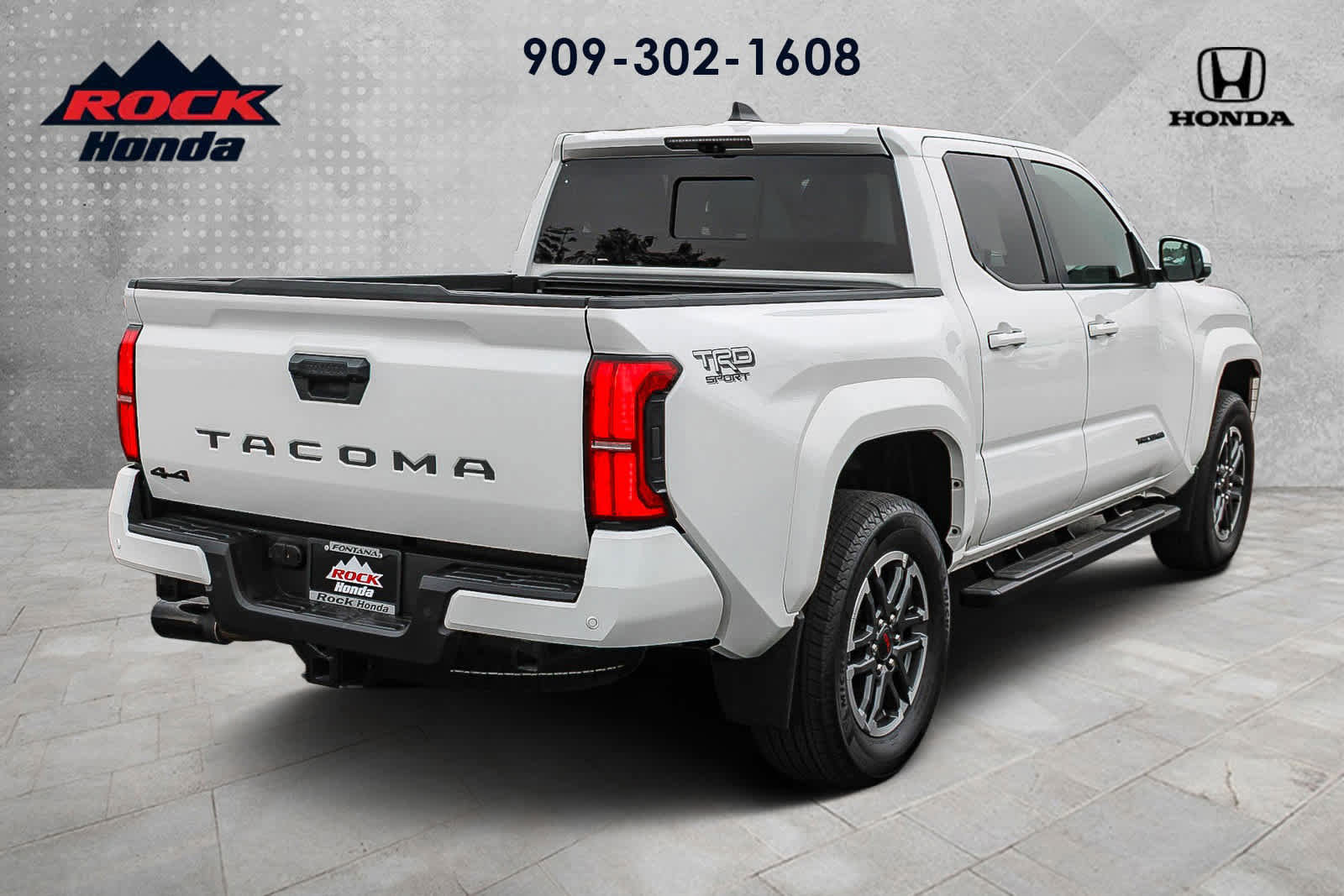 Used 2024 Toyota Tacoma TRD Sport w/ TRD Sport Premium Package AWD/4WD image 6