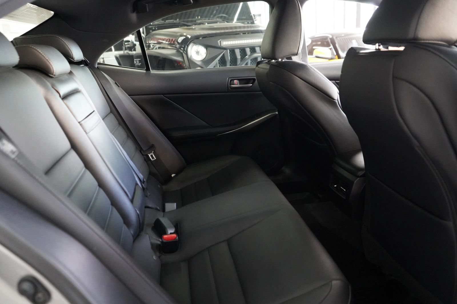 Used 2017 Lexus IS 350 F Sport RWD image 18