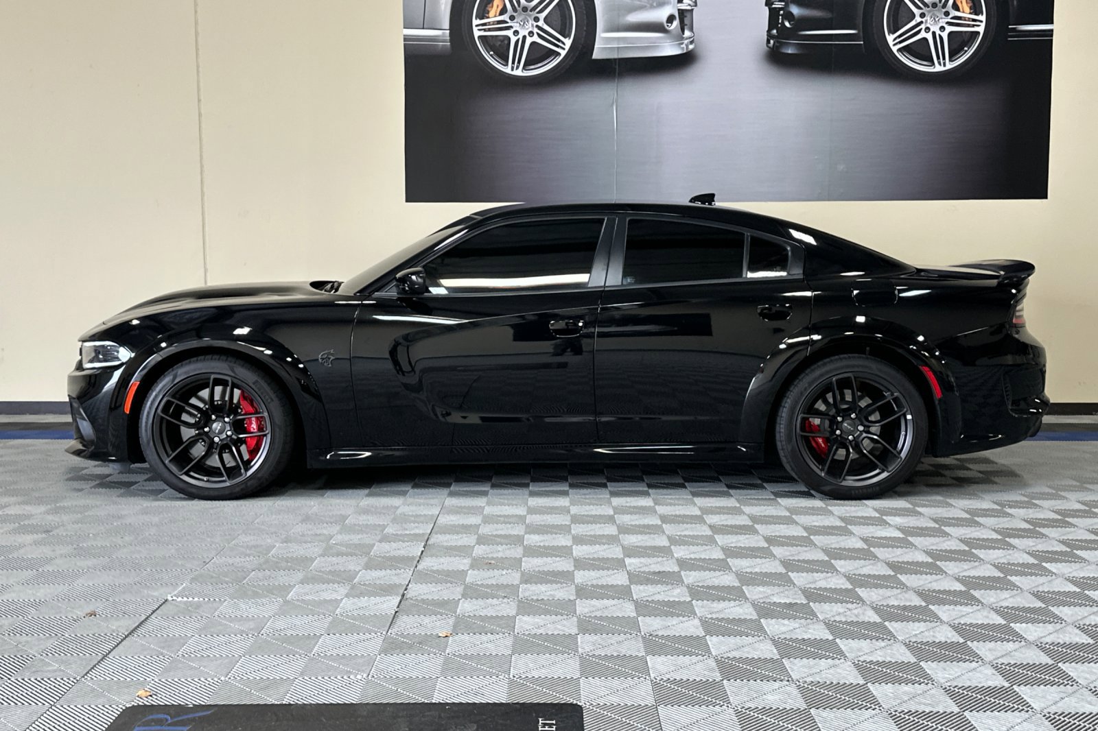 Used 2023 Dodge Charger SRT Hellcat w/ Harman/Kardon Audio Group image 7