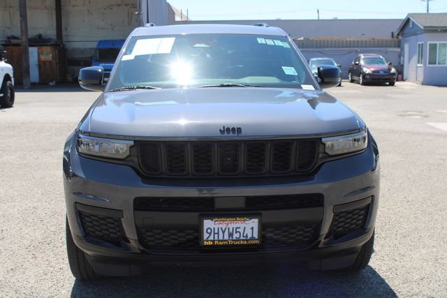 Used 2023 Jeep Grand Cherokee L Laredo AWD/4WD image 2