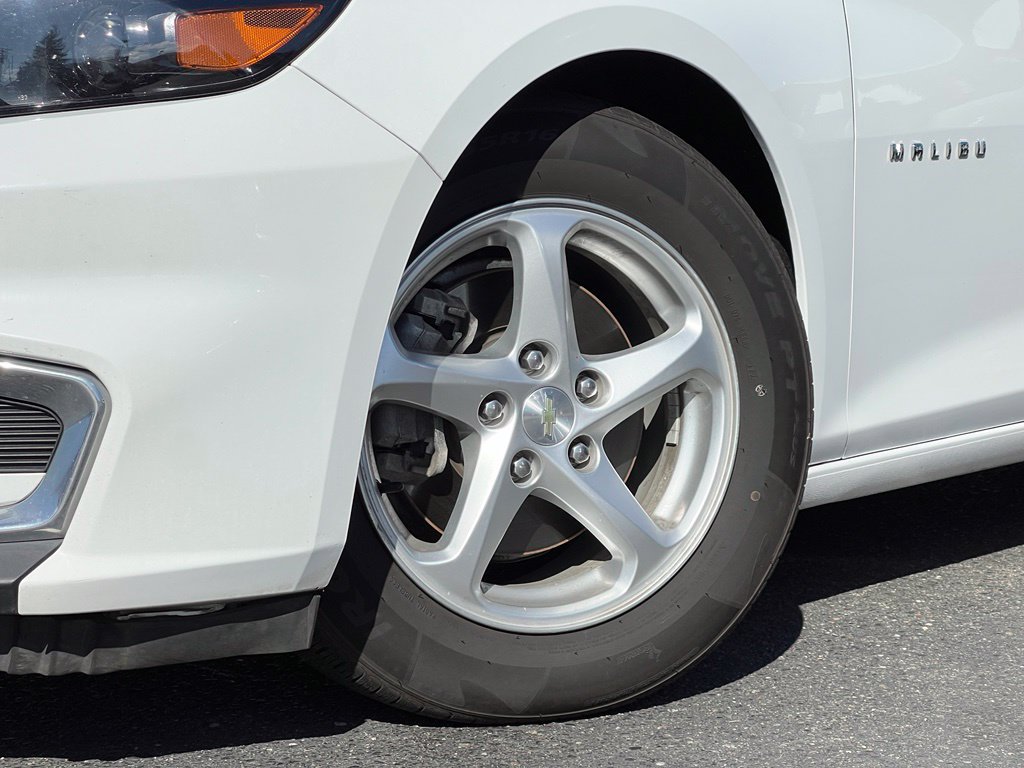 Used 2017 Chevrolet Malibu LS FWD image 2