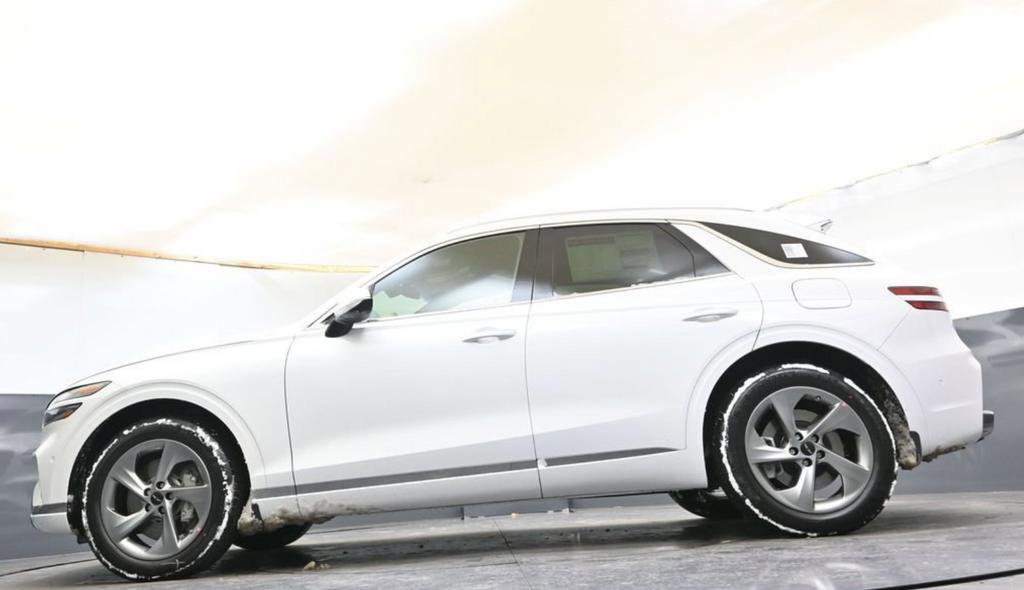 Used 2025 Genesis GV70 2.5T image 13