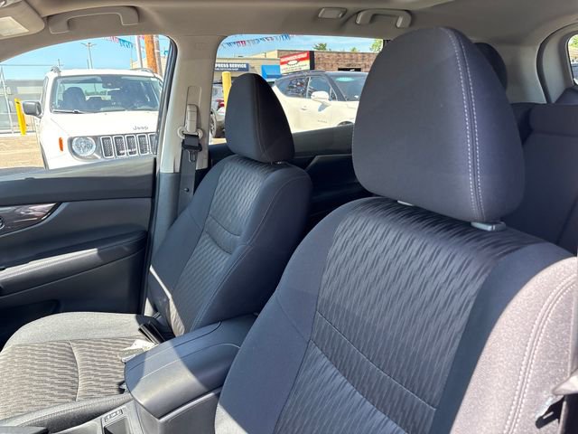Used 2019 Nissan Rogue SV AWD/4WD image 9