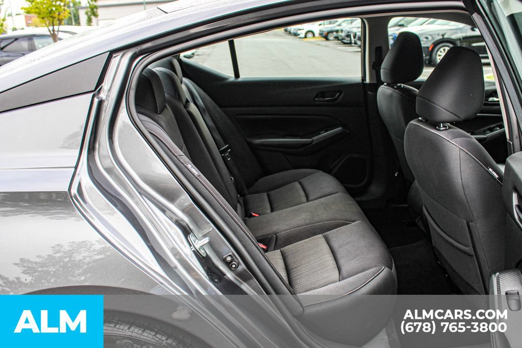 Used 2024 Nissan Altima 2.5 SV FWD image 18