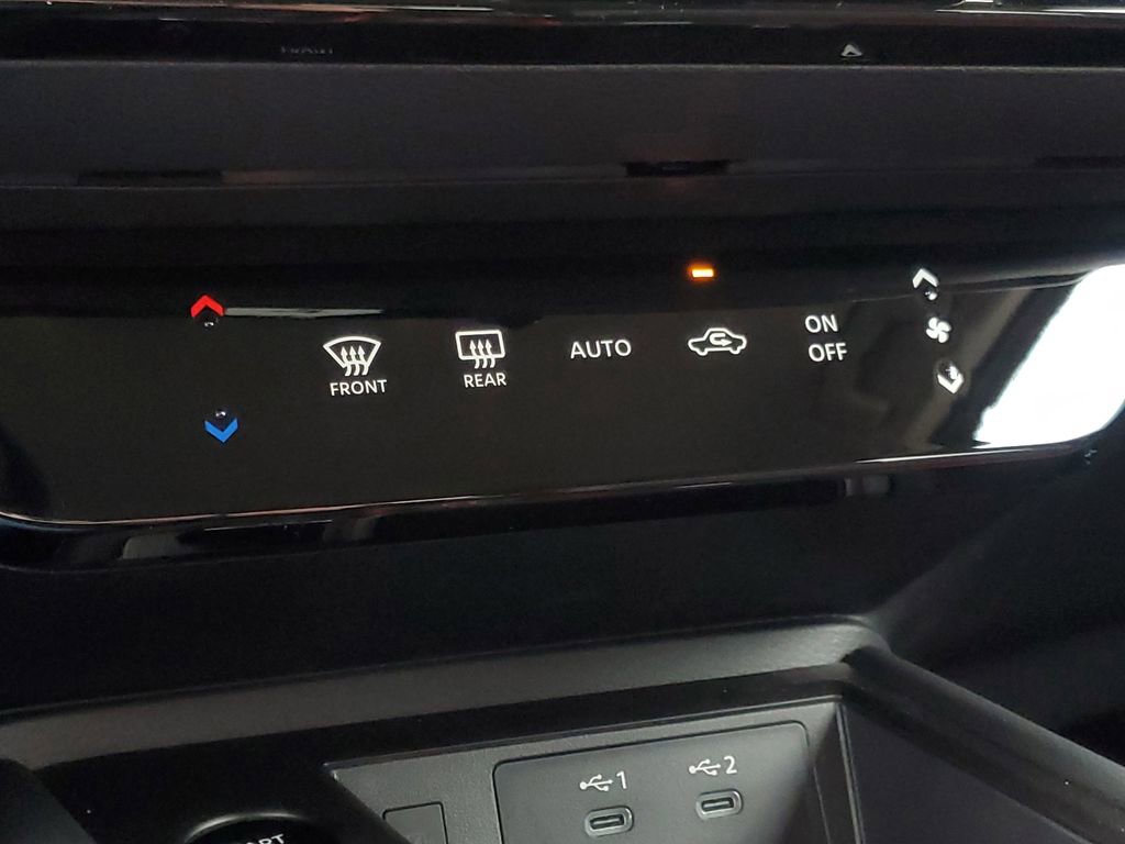 New 2025 Nissan Kicks SR image 23