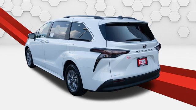 New 2026 Toyota Sienna XLE FWD image 3