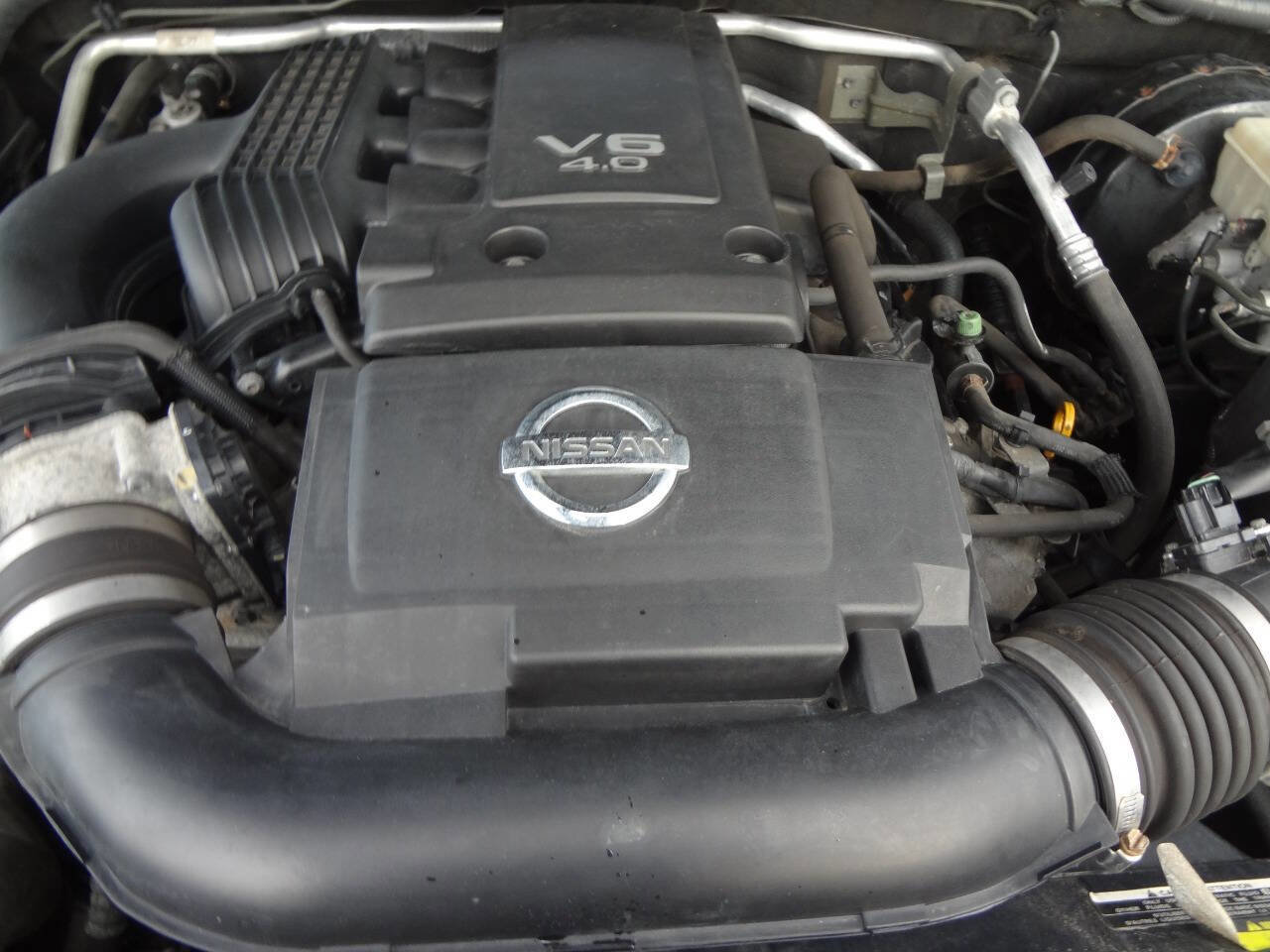 Used 2013 Nissan Frontier SL image 16