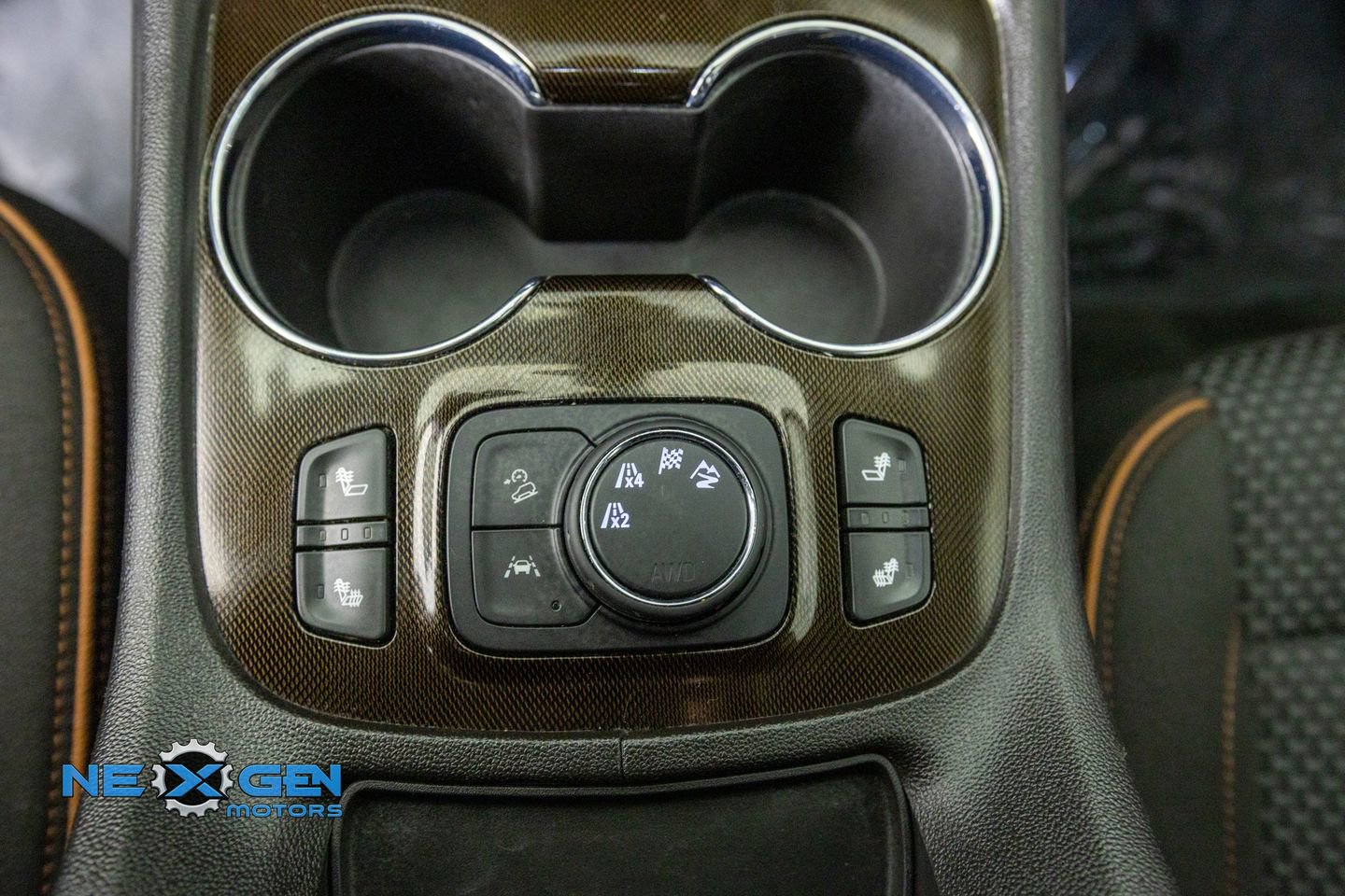 Used 2023 GMC Acadia AT4 w/ LPO, Floor Liner Package AWD/4WD image 25