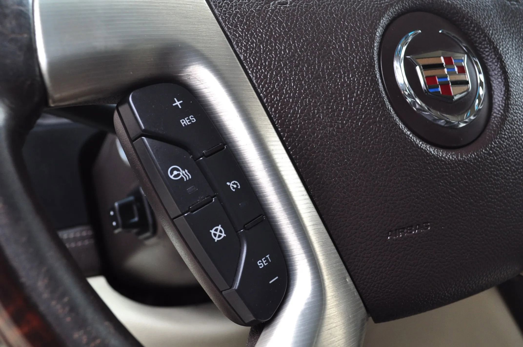 Used 2013 Cadillac Escalade Platinum image 9