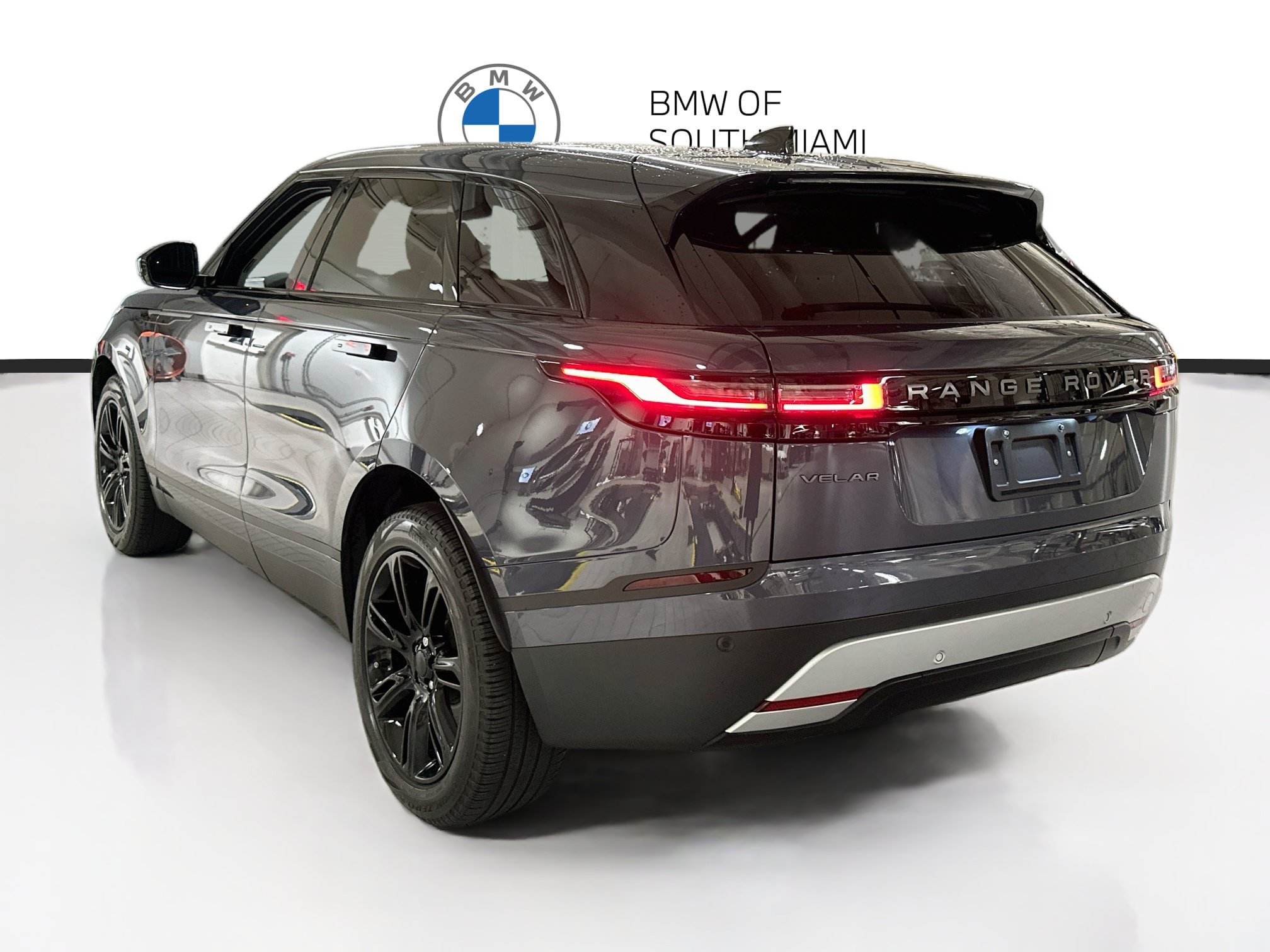Used 2025 Land Rover Range Rover Velar S AWD/4WD image 5
