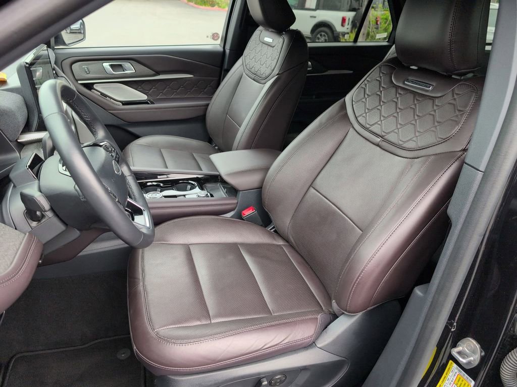 Used 2025 Ford Explorer Platinum w/ LUX Leather Package image 25