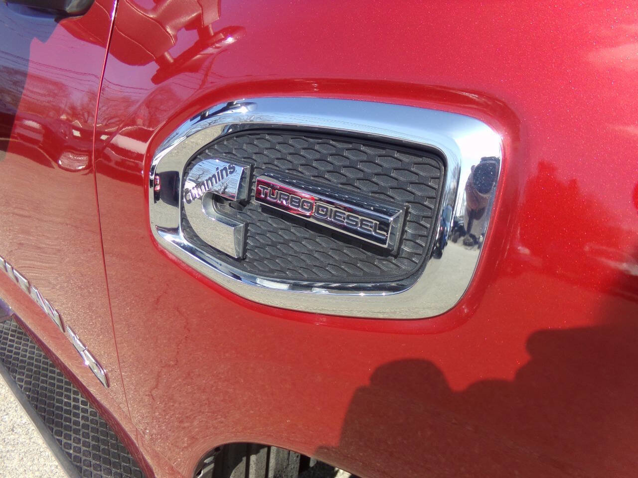 Used 2019 Nissan Titan SL image 18