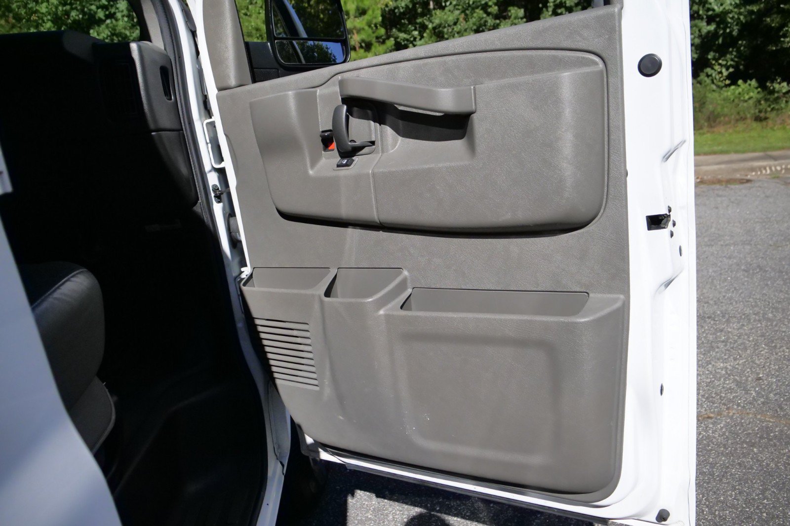 Used 2021 Chevrolet Express 2500 w/ Driver Convenience Package RWD image 28