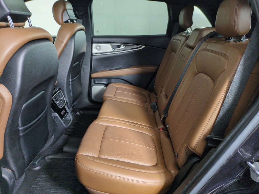 Used 2022 Lincoln Nautilus Reserve w/ Equipment Group 202A image 27