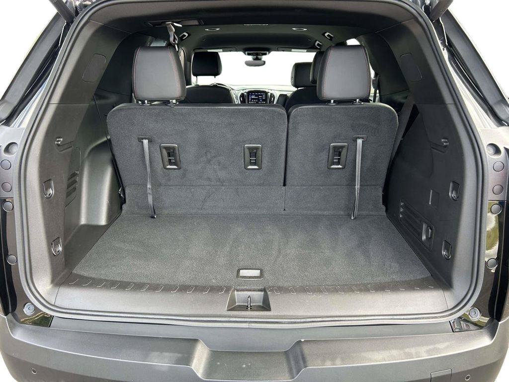 Used 2022 Chevrolet Traverse RS FWD image 8