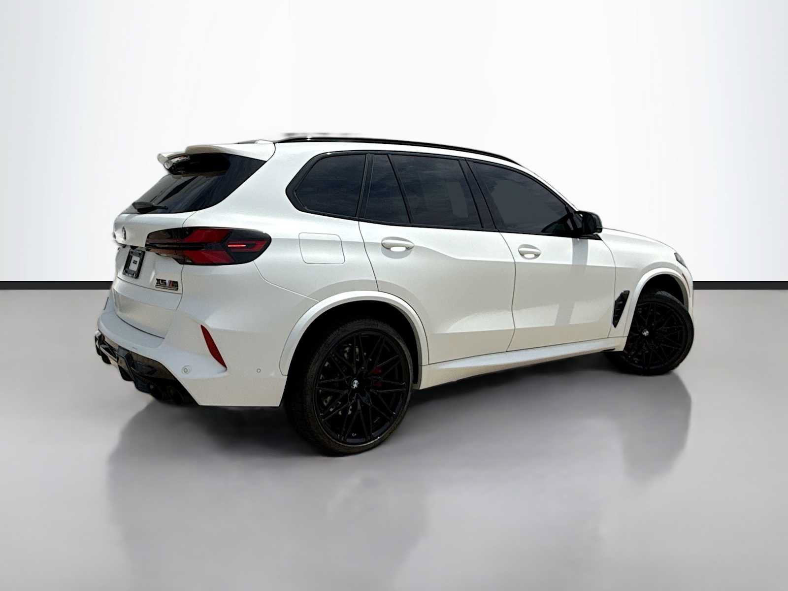 Used 2025 BMW X5 M Competition w/ Executive Package AWD/4WD image 3