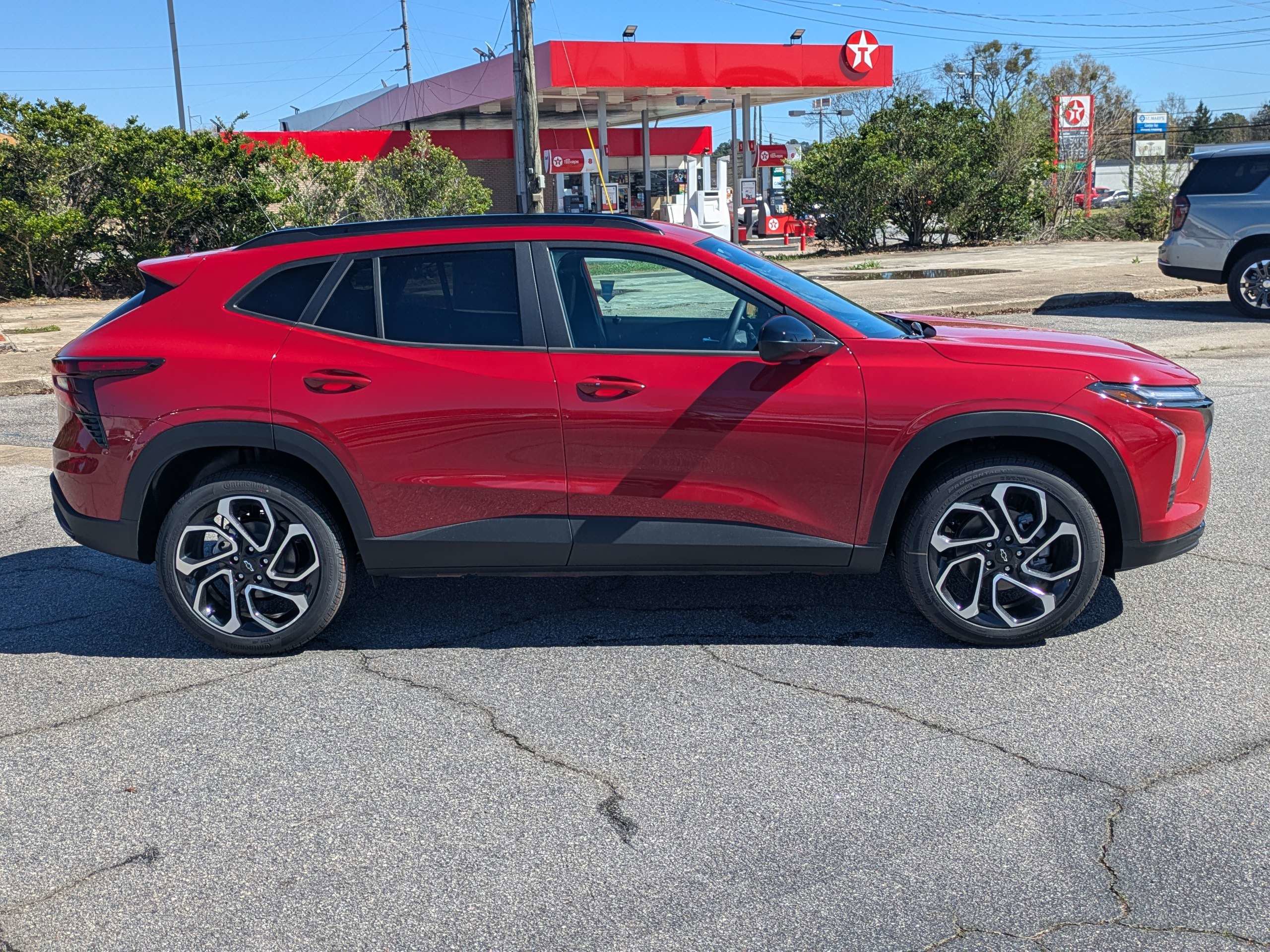 New 2026 Chevrolet Trax RS w/ Sunroof Package image 3