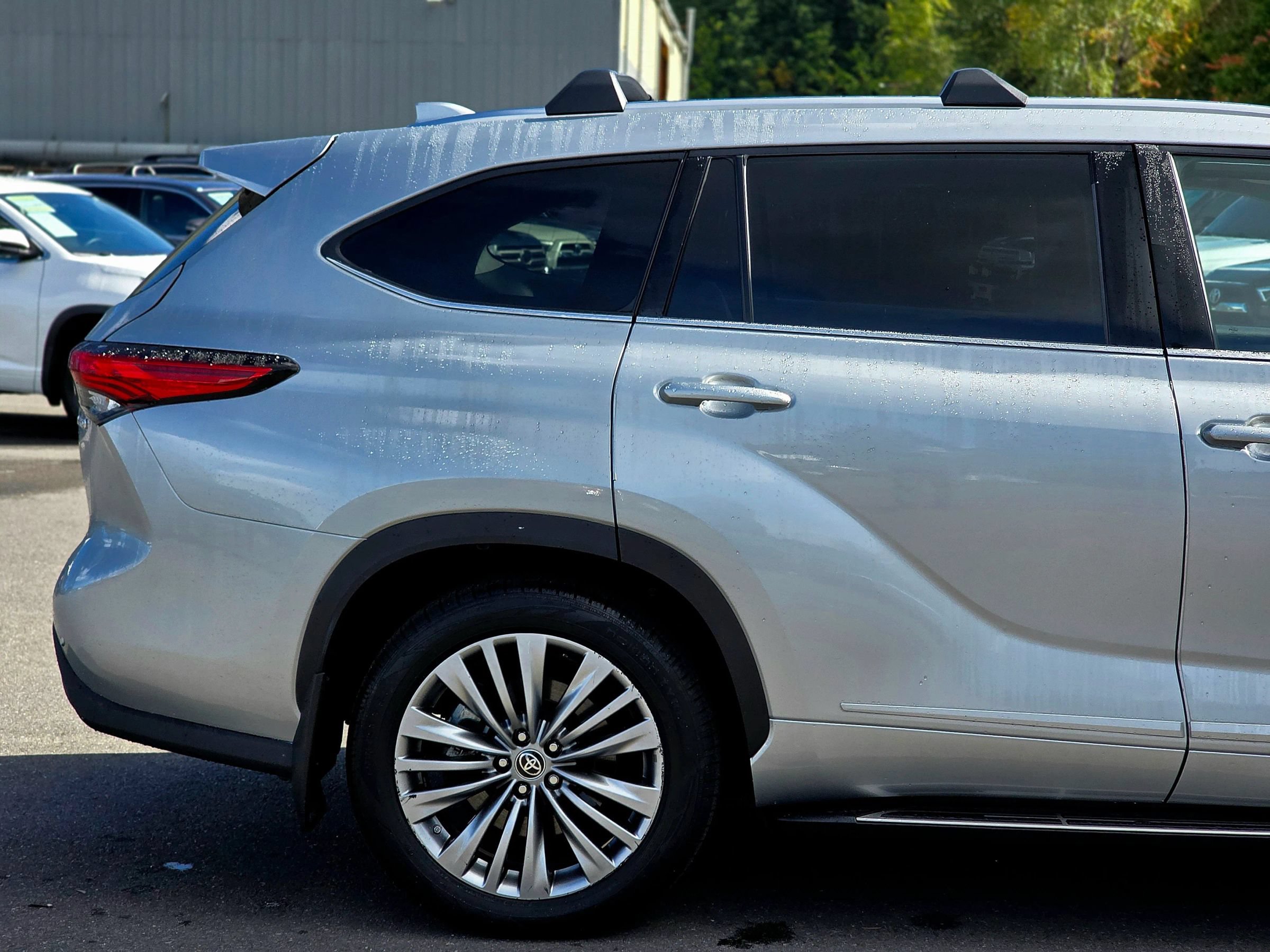 Used 2021 Toyota Highlander Platinum AWD/4WD image 13