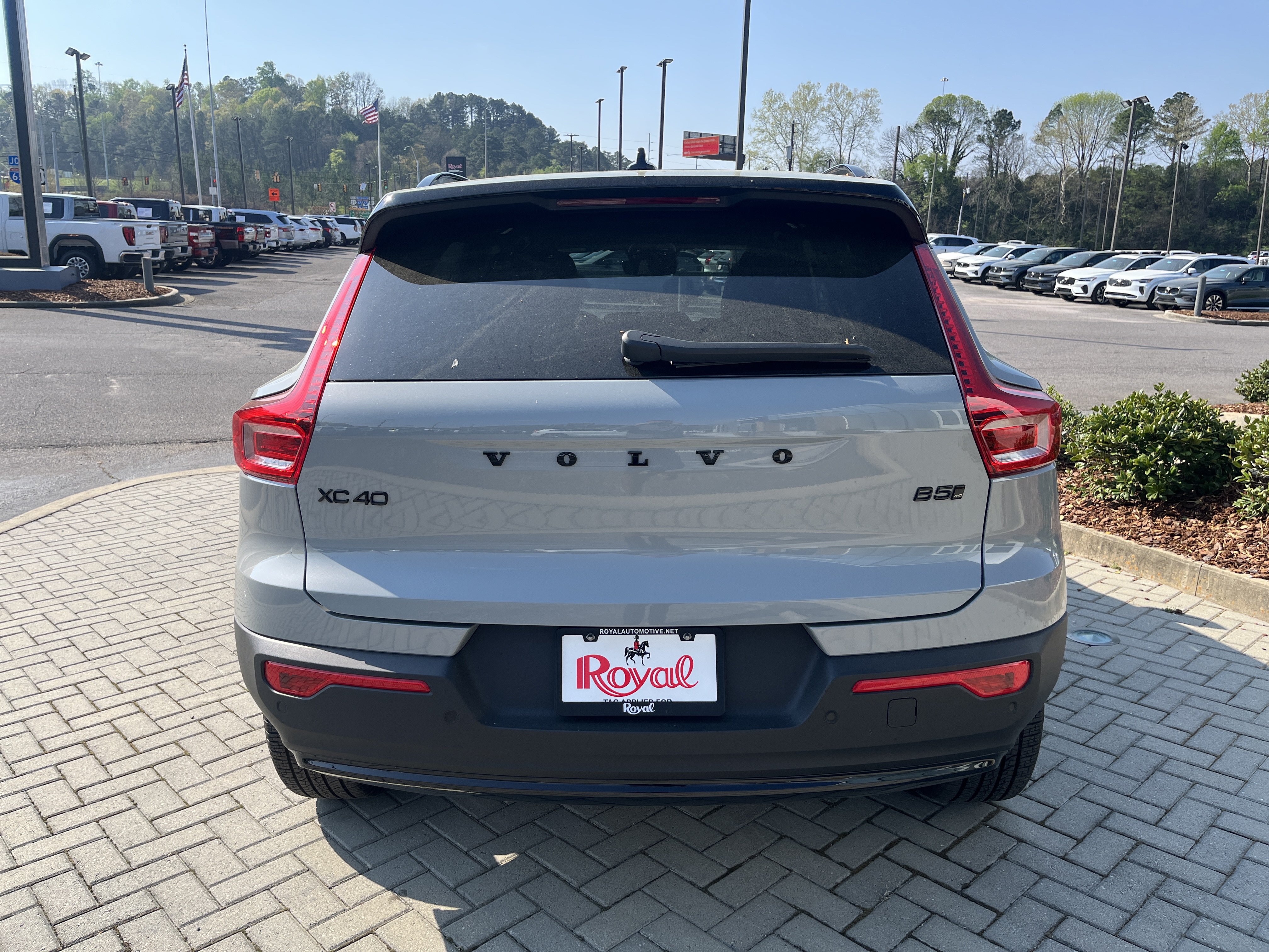 New 2026 Volvo XC40 B5 Ultra w/ Protection Package Premier AWD/4WD image 4