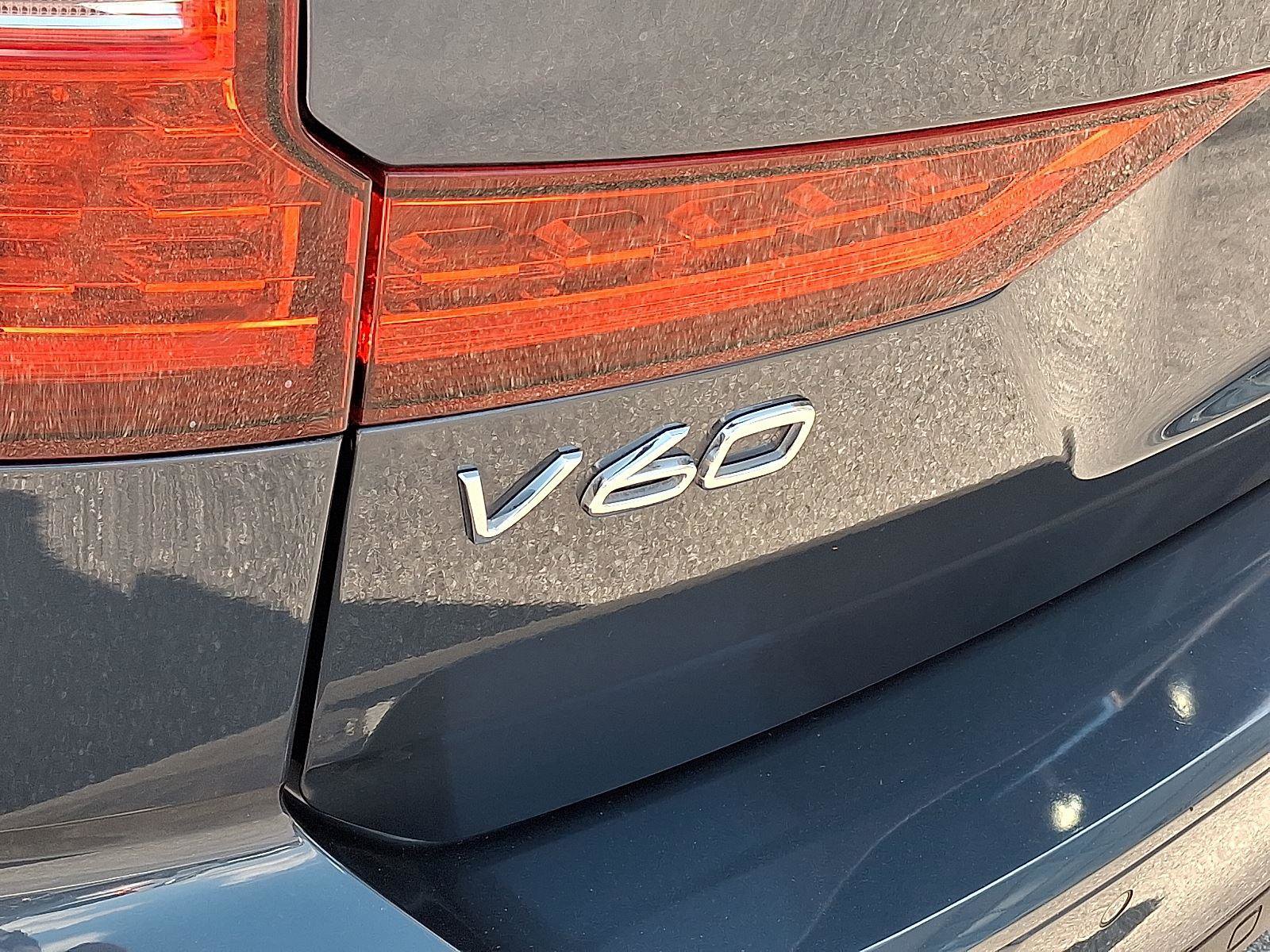 Certified 2023 Volvo V60 B5 Cross Country Plus image 31