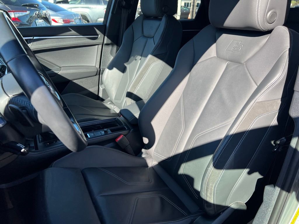 Used 2020 Audi Q3 2.0T Premium Plus w/ Premium Plus Package image 16