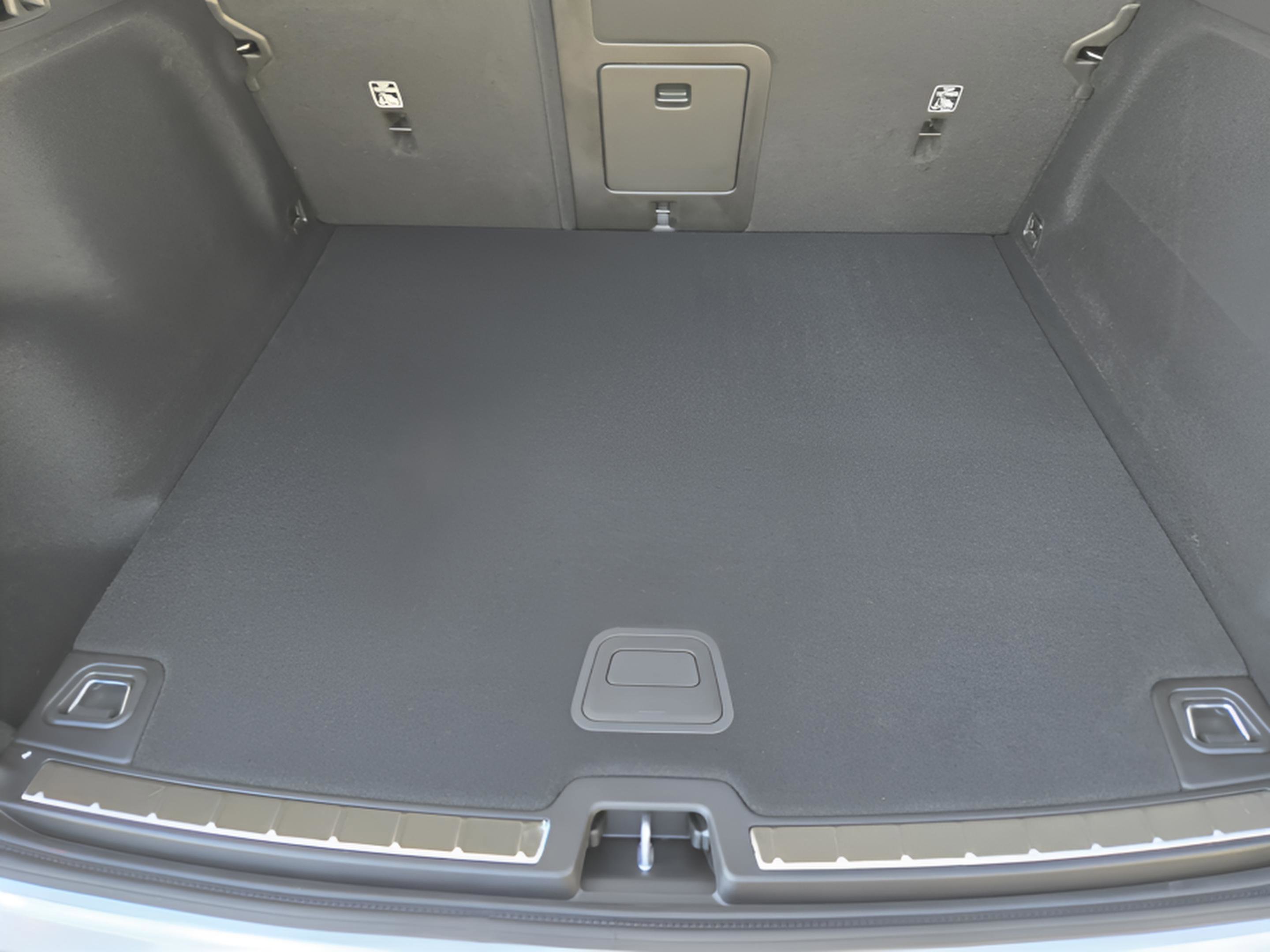 New 2026 Volvo XC60 B5 Plus w/ Protection Package Premier image 34