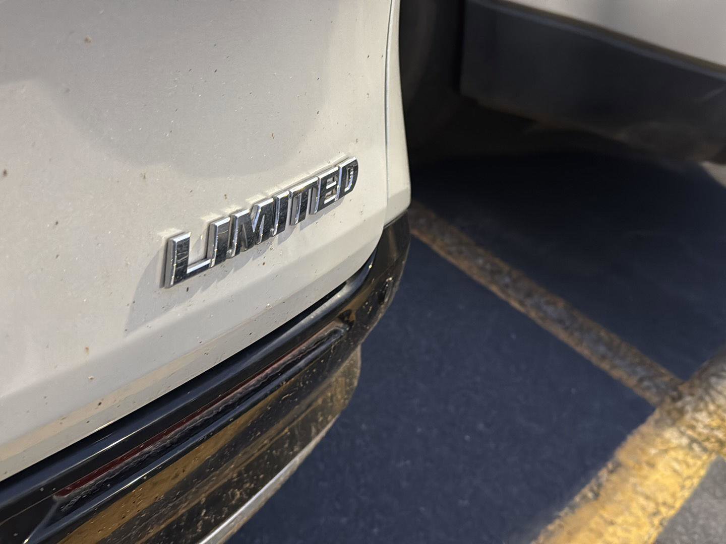 Used 2025 Toyota Sienna Limited image 8