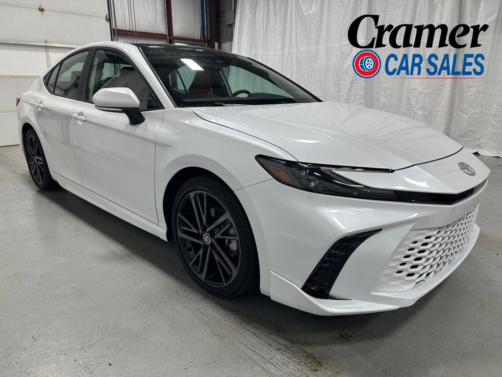 Used 2025 Toyota Camry XSE FWD image 1
