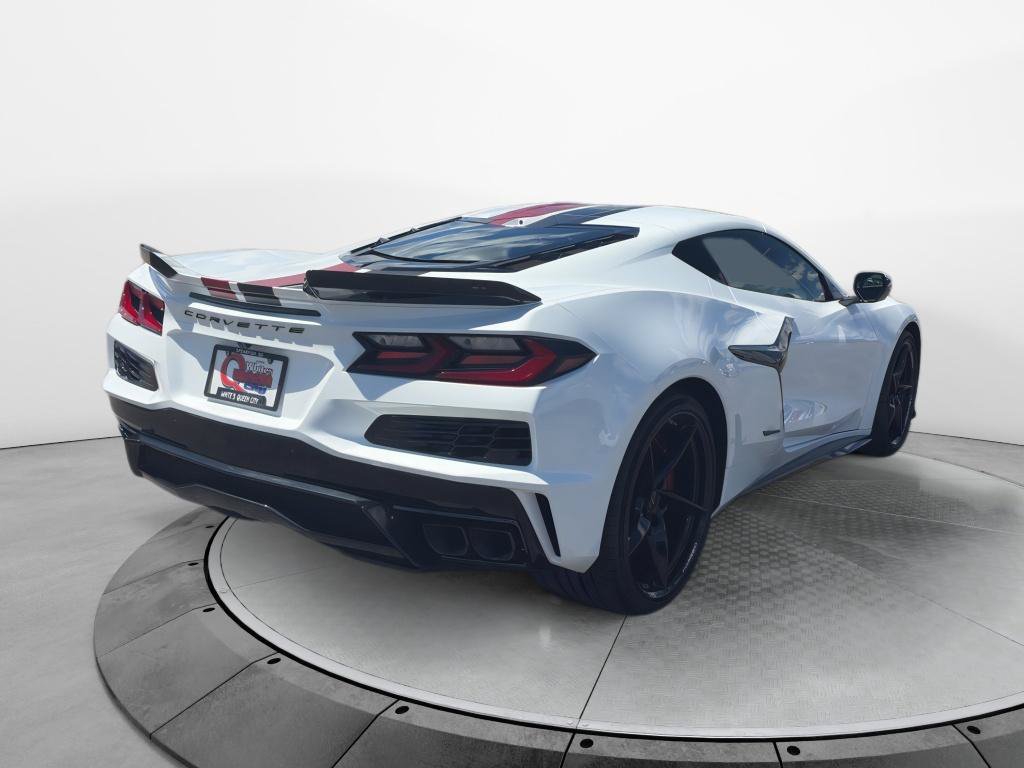 New 2026 Chevrolet Corvette E-Ray w/ Stealth Interior Trim Package AWD/4WD image 4