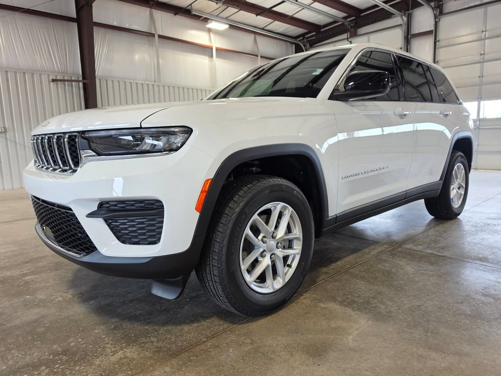 New 2026 Jeep Grand Cherokee Laredo X AWD/4WD image 2