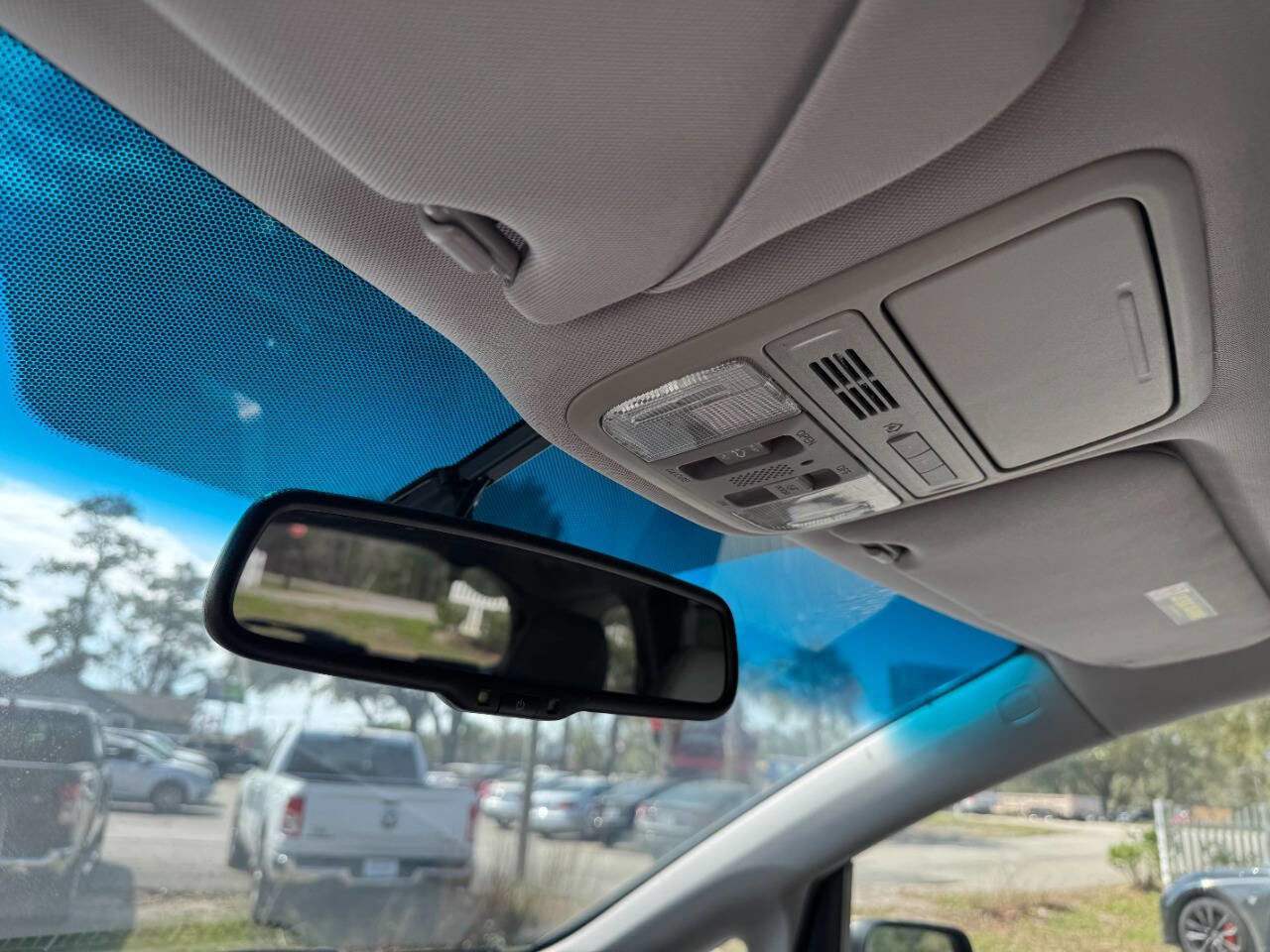 Used 2011 Honda Odyssey EX-L image 23