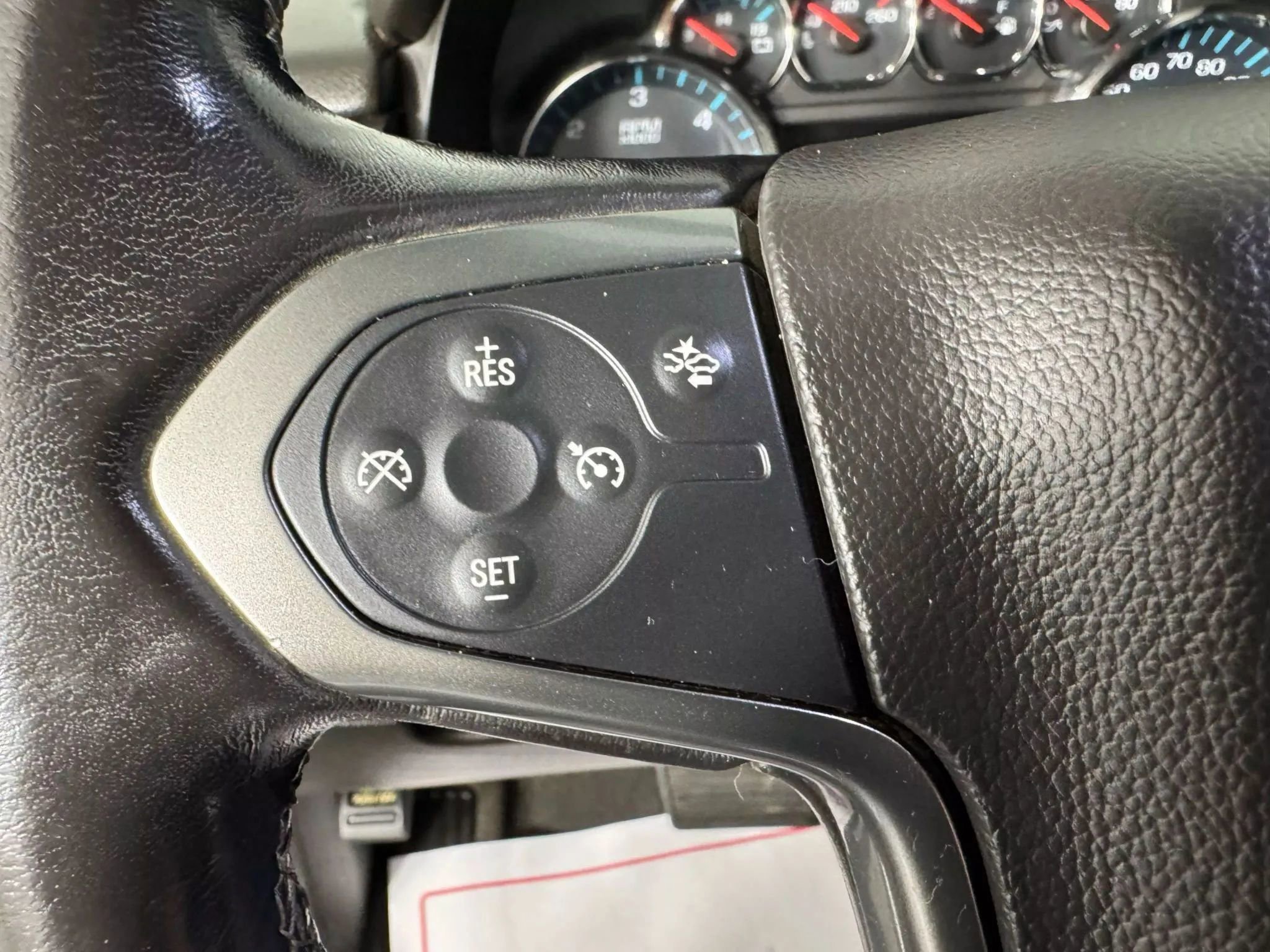 Used 2019 Chevrolet Suburban LT image 16