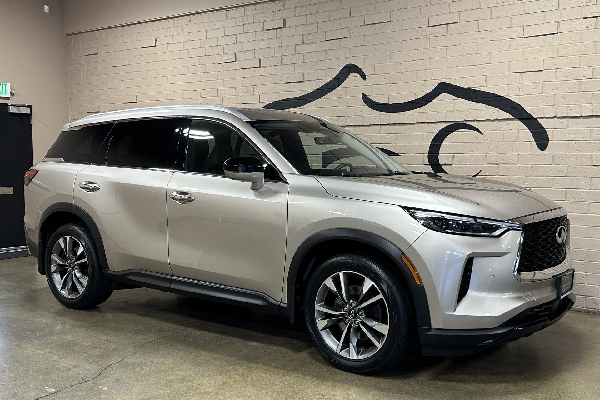 Used 2025 INFINITI QX60 Luxe image 2