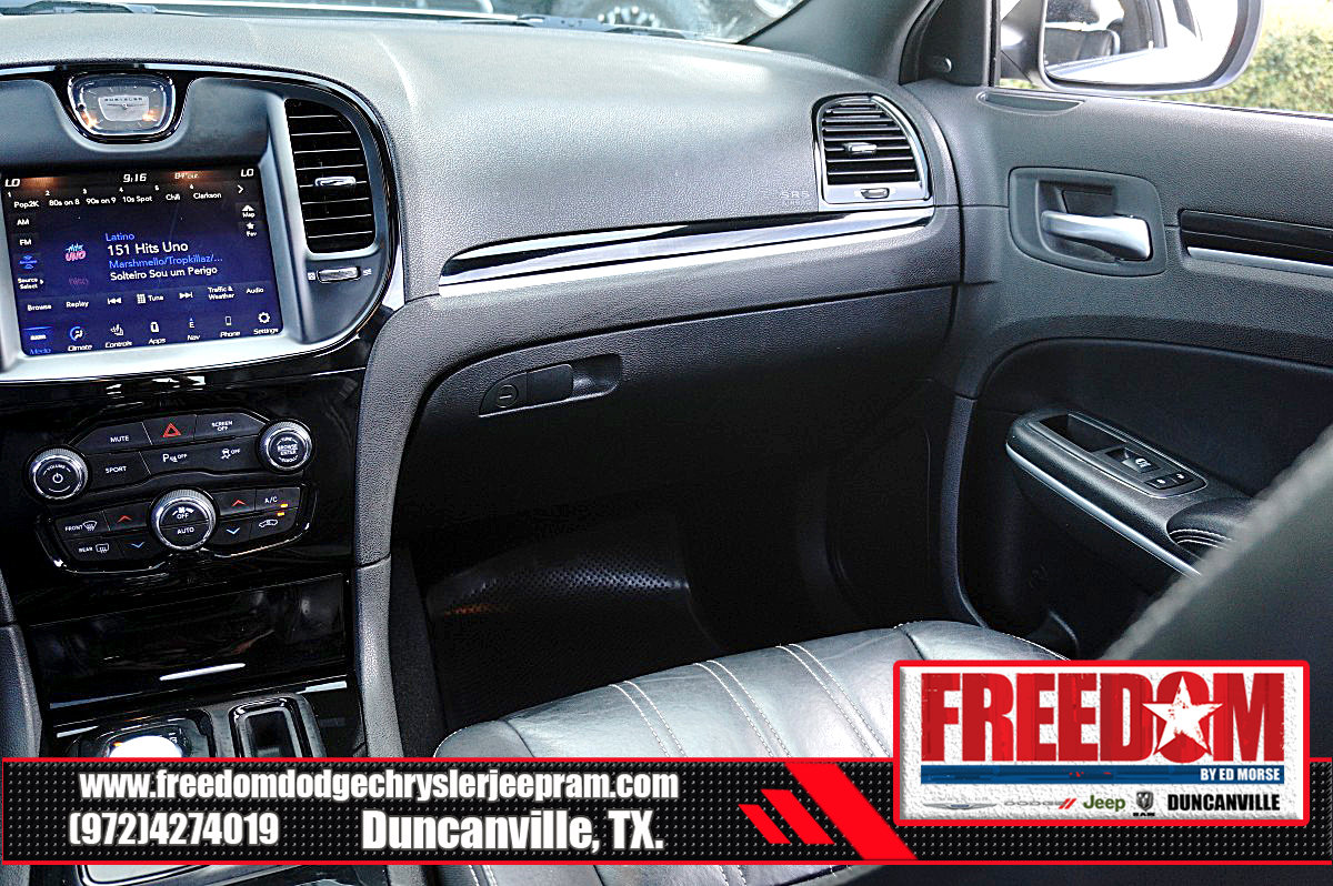 Used 2023 Chrysler 300 S RWD image 38